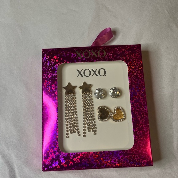 XOXO Gold and Silver Jewelry Set Dazzling Accessories - Picture 1 of 3
